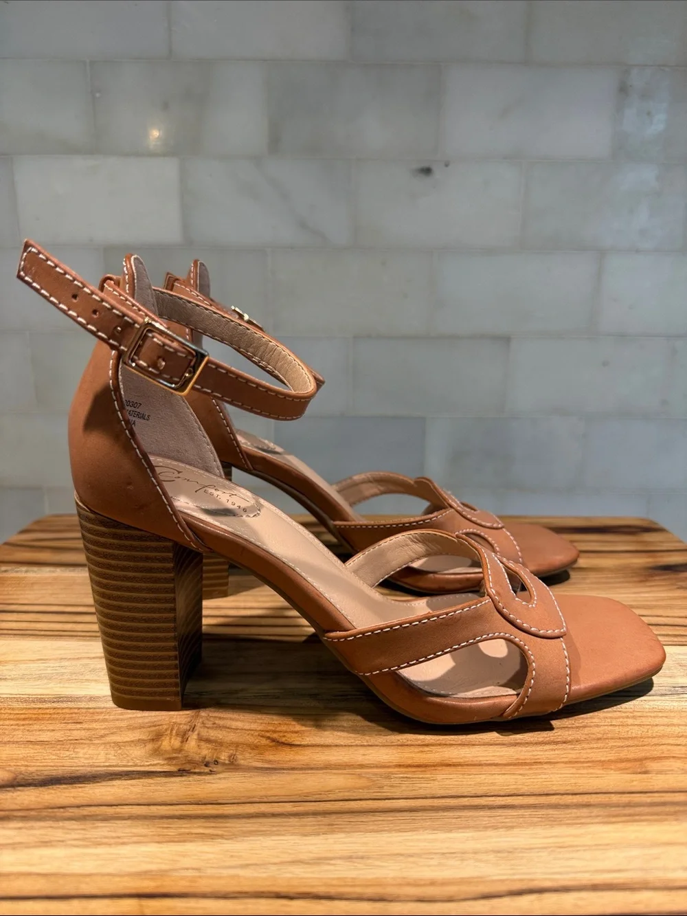 Women's Strappy Block Heel Sandals in Tan
